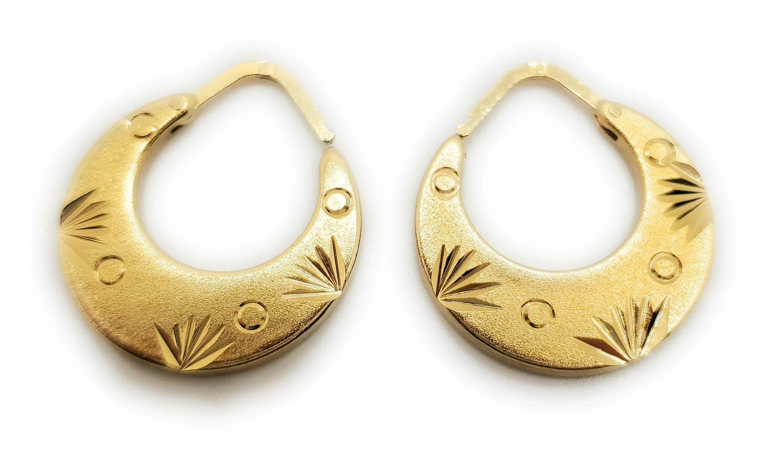 Stylish and Modern Nattiyan Earrings